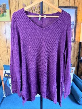 Beatrix V-Neck Ribbed Knit Pullover Sweater